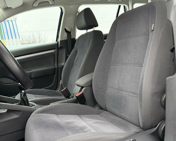 Синій Фольксваген Гольф, об'ємом двигуна 1.6 л та пробігом 209 тис. км за 6150 $, фото 28 на Automoto.ua