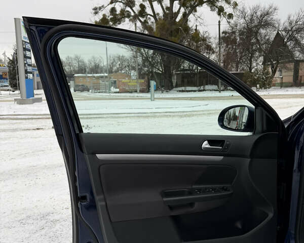 Синій Фольксваген Гольф, об'ємом двигуна 1.6 л та пробігом 209 тис. км за 6150 $, фото 26 на Automoto.ua