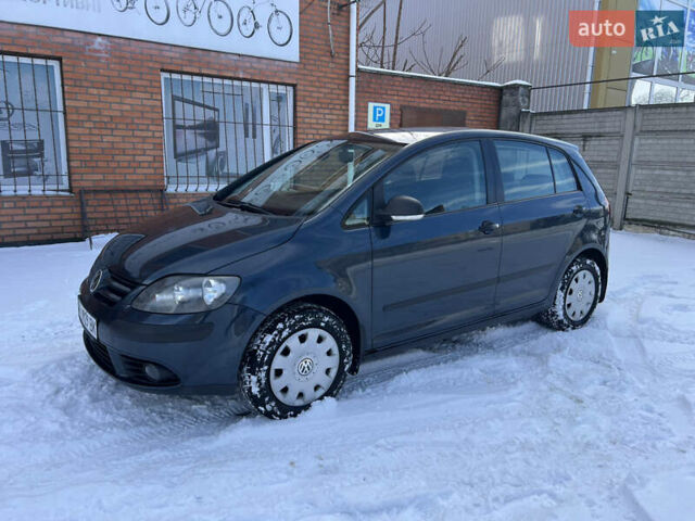 Синий Фольксваген Гольф, объемом двигателя 1.6 л и пробегом 207 тыс. км за 4600 $, фото 4 на Automoto.ua