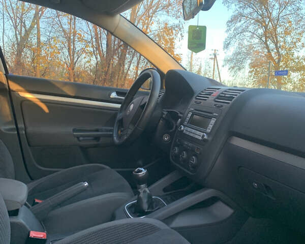 Синій Фольксваген Гольф, об'ємом двигуна 1.39 л та пробігом 280 тис. км за 5600 $, фото 3 на Automoto.ua