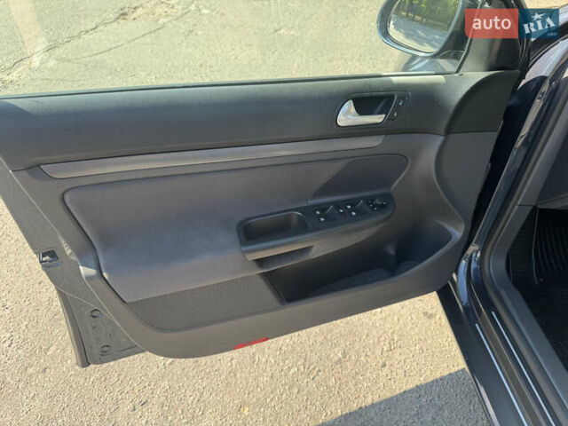 Синий Фольксваген Гольф, объемом двигателя 1.6 л и пробегом 212 тыс. км за 6700 $, фото 9 на Automoto.ua