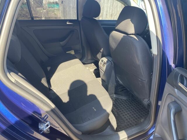 Синий Фольксваген Гольф, объемом двигателя 1.6 л и пробегом 266 тыс. км за 5700 $, фото 6 на Automoto.ua