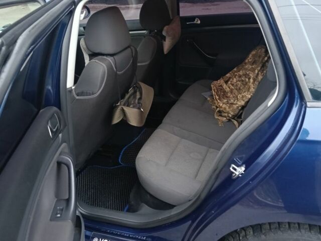 Синий Фольксваген Гольф, объемом двигателя 1.9 л и пробегом 253 тыс. км за 5600 $, фото 4 на Automoto.ua