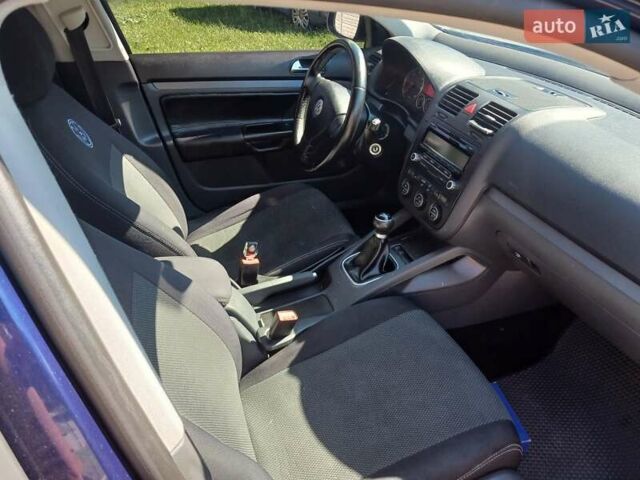 Синий Фольксваген Гольф, объемом двигателя 1.9 л и пробегом 270 тыс. км за 5900 $, фото 4 на Automoto.ua