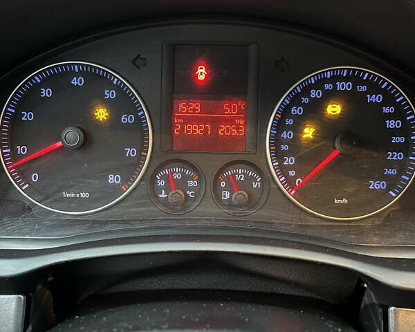 Синій Фольксваген Гольф, об'ємом двигуна 1.6 л та пробігом 220 тис. км за 5890 $, фото 4 на Automoto.ua