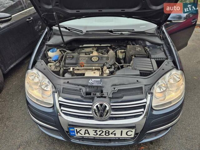 Синий Фольксваген Гольф, объемом двигателя 1.4 л и пробегом 205 тыс. км за 6500 $, фото 7 на Automoto.ua