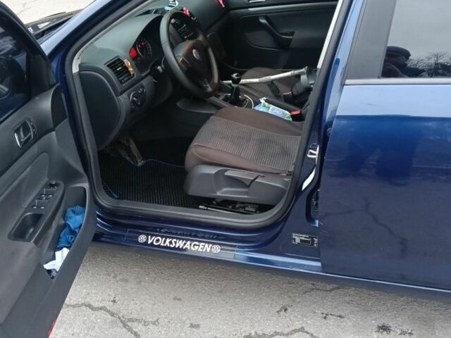 Синий Фольксваген Гольф, объемом двигателя 1.9 л и пробегом 253 тыс. км за 5600 $, фото 3 на Automoto.ua