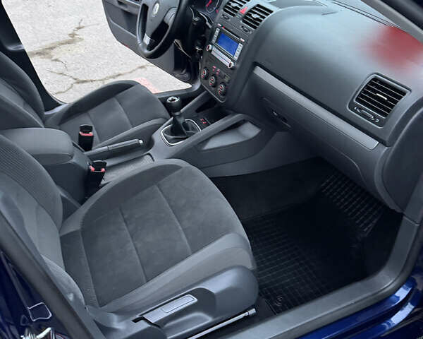 Синий Фольксваген Гольф, объемом двигателя 1.4 л и пробегом 192 тыс. км за 6800 $, фото 33 на Automoto.ua