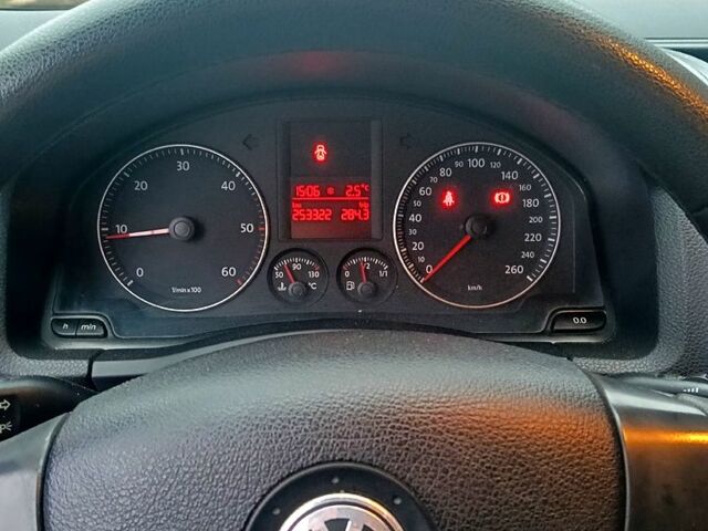 Синий Фольксваген Гольф, объемом двигателя 1.9 л и пробегом 253 тыс. км за 5600 $, фото 7 на Automoto.ua