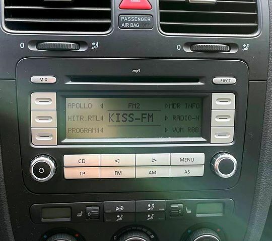 Синій Фольксваген Гольф, об'ємом двигуна 1.6 л та пробігом 237 тис. км за 7200 $, фото 5 на Automoto.ua