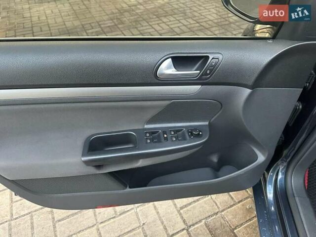 Синий Фольксваген Гольф, объемом двигателя 1.4 л и пробегом 223 тыс. км за 5350 $, фото 5 на Automoto.ua