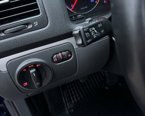 Синий Фольксваген Гольф, объемом двигателя 1.4 л и пробегом 192 тыс. км за 6600 $, фото 23 на Automoto.ua