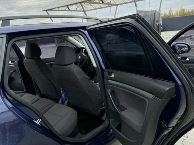 Синий Фольксваген Гольф, объемом двигателя 1.9 л и пробегом 270 тыс. км за 6434 $, фото 5 на Automoto.ua