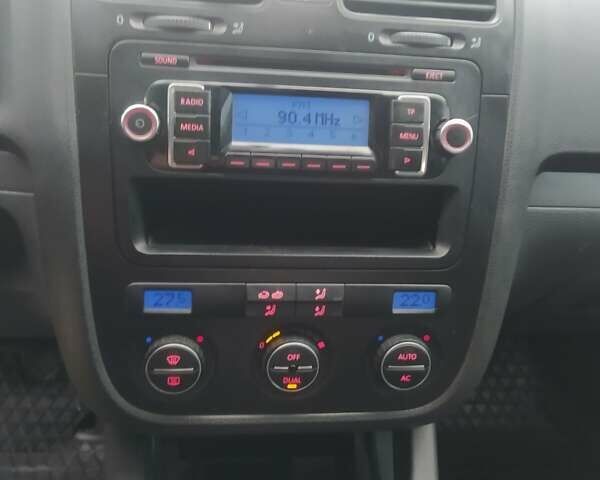 Синій Фольксваген Гольф, об'ємом двигуна 1.6 л та пробігом 267 тис. км за 5450 $, фото 2 на Automoto.ua