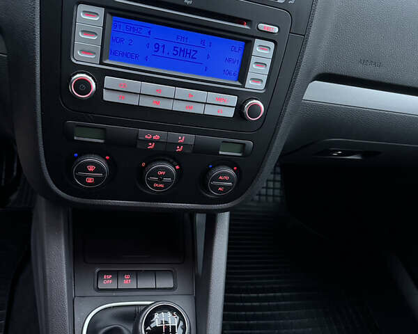 Синий Фольксваген Гольф, объемом двигателя 1.4 л и пробегом 192 тыс. км за 6800 $, фото 25 на Automoto.ua