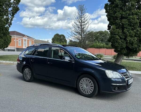 Синий Фольксваген Гольф, объемом двигателя 1.39 л и пробегом 260 тыс. км за 5900 $, фото 2 на Automoto.ua