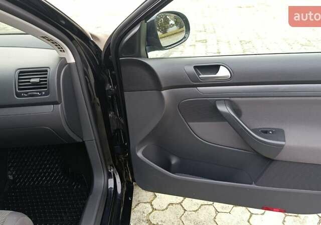 Синий Фольксваген Гольф, объемом двигателя 1.9 л и пробегом 234 тыс. км за 6100 $, фото 2 на Automoto.ua