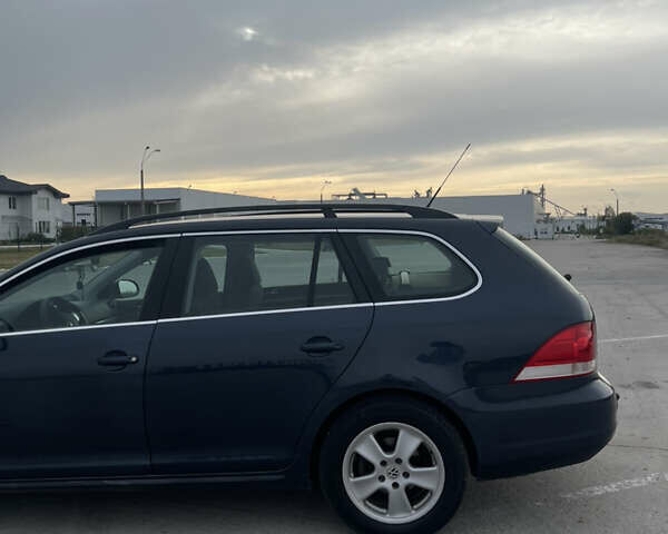 Синий Фольксваген Гольф, объемом двигателя 1.4 л и пробегом 240 тыс. км за 6700 $, фото 6 на Automoto.ua