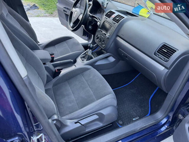 Синий Фольксваген Гольф, объемом двигателя 1.9 л и пробегом 291 тыс. км за 5990 $, фото 16 на Automoto.ua