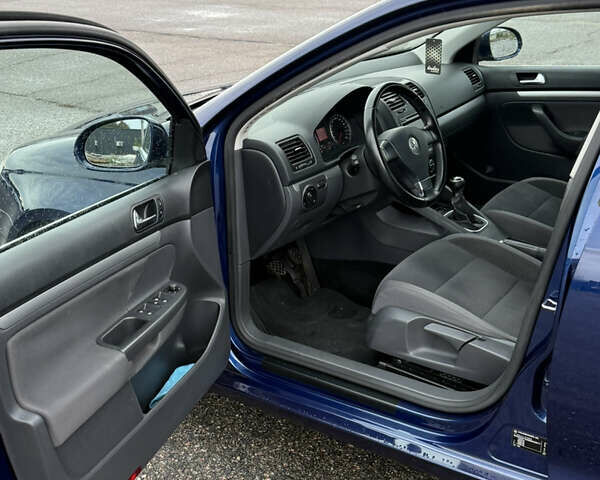 Синий Фольксваген Гольф, объемом двигателя 1.4 л и пробегом 228 тыс. км за 6300 $, фото 30 на Automoto.ua