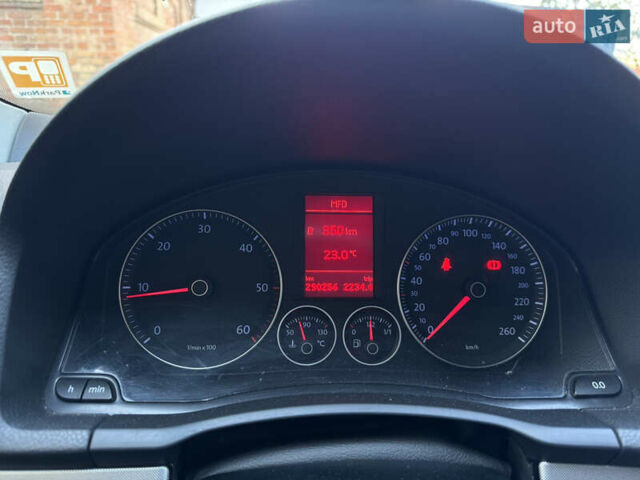 Синий Фольксваген Гольф, объемом двигателя 1.9 л и пробегом 291 тыс. км за 5990 $, фото 10 на Automoto.ua