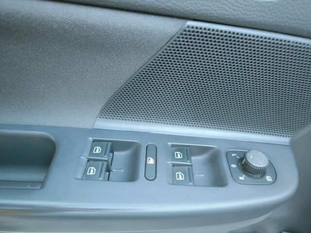 Синий Фольксваген Гольф, объемом двигателя 1.4 л и пробегом 245 тыс. км за 6500 $, фото 5 на Automoto.ua