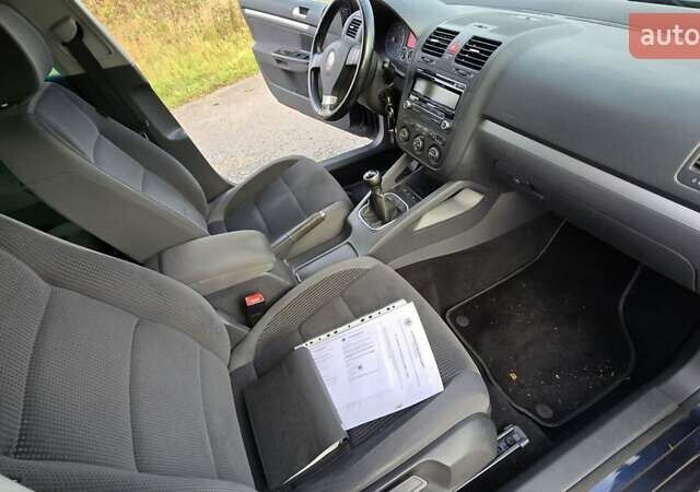 Синий Фольксваген Гольф, объемом двигателя 1.4 л и пробегом 254 тыс. км за 6800 $, фото 12 на Automoto.ua