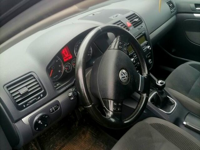 Синий Фольксваген Гольф, объемом двигателя 1.6 л и пробегом 276 тыс. км за 7000 $, фото 6 на Automoto.ua