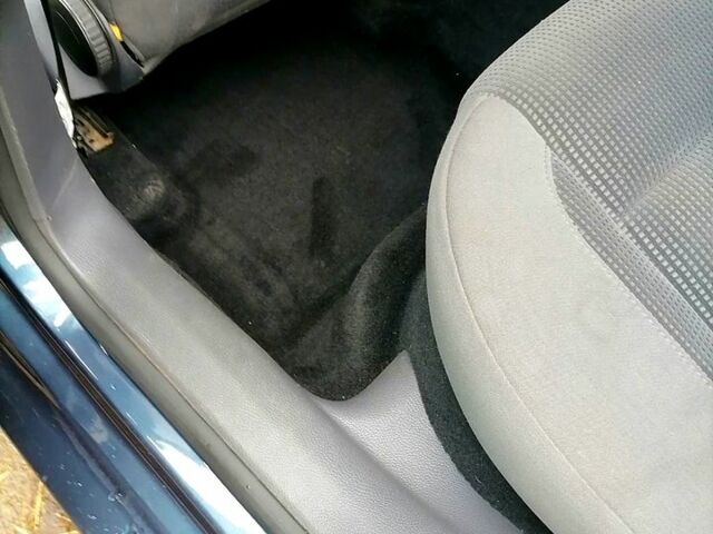 Синий Фольксваген Гольф, объемом двигателя 1.6 л и пробегом 276 тыс. км за 7000 $, фото 10 на Automoto.ua