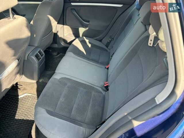 Синій Фольксваген Гольф, об'ємом двигуна 1.39 л та пробігом 239 тис. км за 7500 $, фото 4 на Automoto.ua