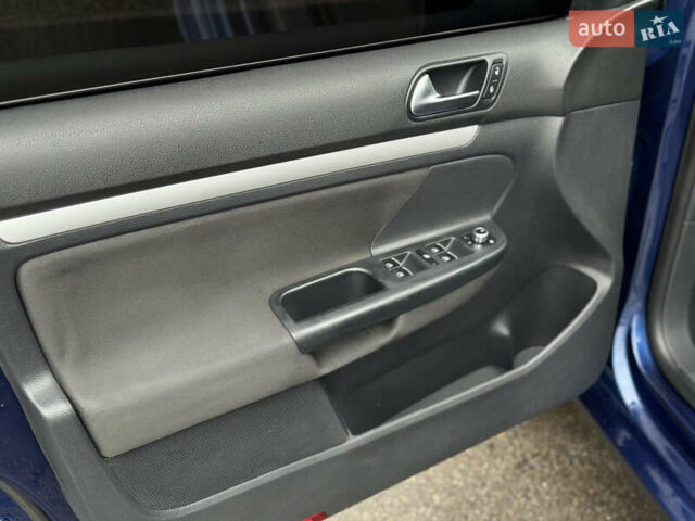 Синий Фольксваген Гольф, объемом двигателя 1.39 л и пробегом 204 тыс. км за 7900 $, фото 18 на Automoto.ua