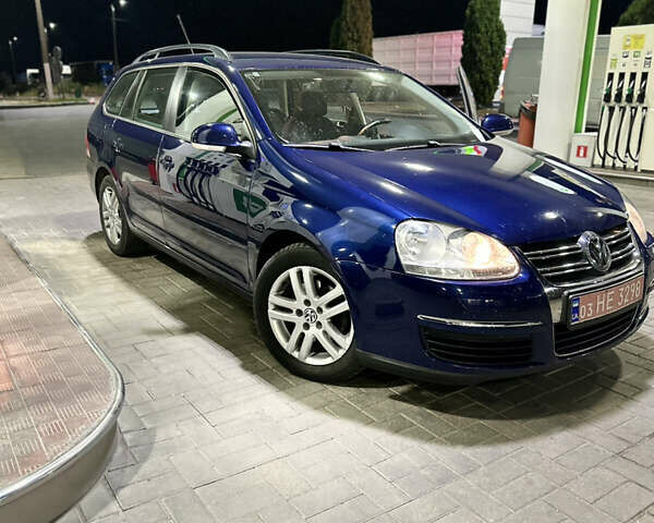 Синій Фольксваген Гольф, об'ємом двигуна 1.4 л та пробігом 200 тис. км за 5999 $, фото 1 на Automoto.ua