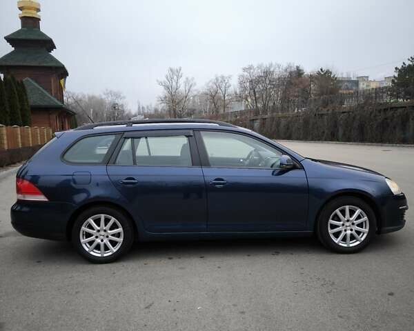 Синий Фольксваген Гольф, объемом двигателя 1.39 л и пробегом 229 тыс. км за 5550 $, фото 3 на Automoto.ua