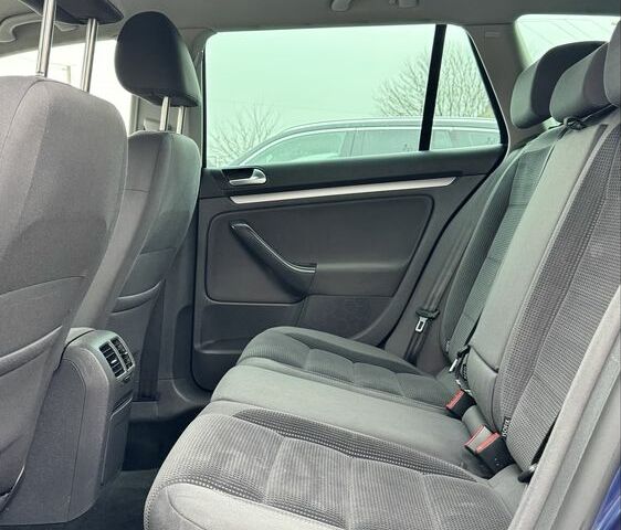 Синий Фольксваген Гольф, объемом двигателя 1.4 л и пробегом 210 тыс. км за 6800 $, фото 15 на Automoto.ua