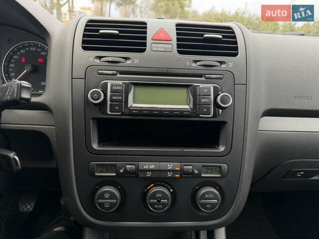 Синій Фольксваген Гольф, об'ємом двигуна 1.6 л та пробігом 189 тис. км за 5950 $, фото 24 на Automoto.ua