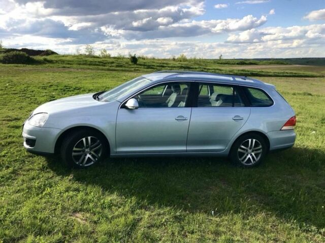 Синий Фольксваген Гольф, объемом двигателя 1.9 л и пробегом 400 тыс. км за 5200 $, фото 1 на Automoto.ua