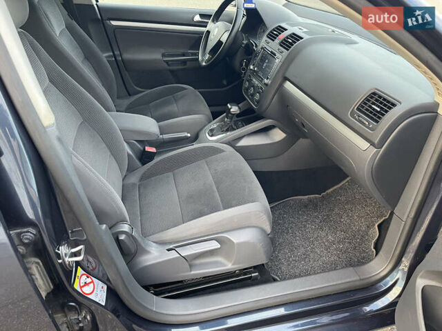 Синий Фольксваген Гольф, объемом двигателя 1.4 л и пробегом 207 тыс. км за 7200 $, фото 35 на Automoto.ua