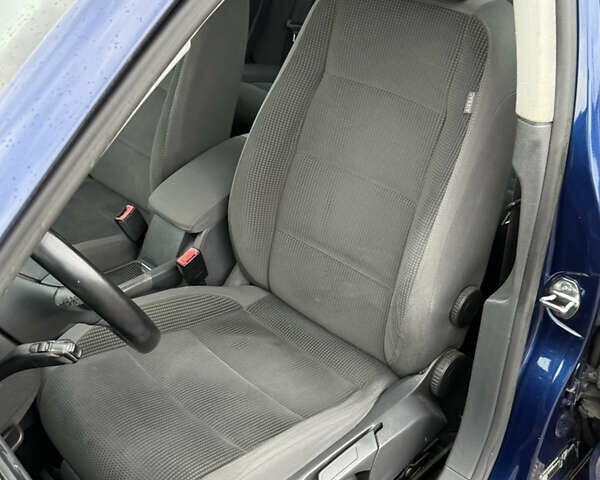 Синій Фольксваген Гольф, об'ємом двигуна 1.4 л та пробігом 228 тис. км за 6200 $, фото 26 на Automoto.ua