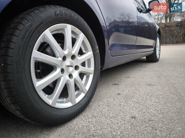 Синий Фольксваген Гольф, объемом двигателя 1.39 л и пробегом 229 тыс. км за 5550 $, фото 11 на Automoto.ua