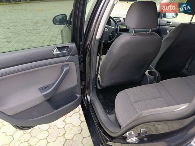 Синий Фольксваген Гольф, объемом двигателя 1.9 л и пробегом 234 тыс. км за 6100 $, фото 5 на Automoto.ua