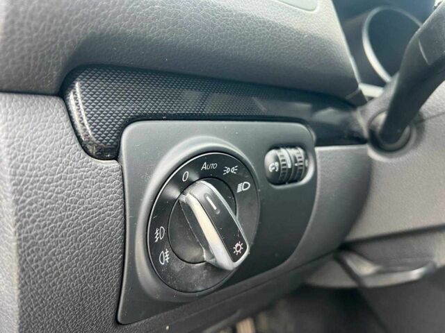 Синий Фольксваген Гольф, объемом двигателя 1.6 л и пробегом 333 тыс. км за 5940 $, фото 15 на Automoto.ua