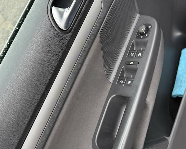 Синий Фольксваген Гольф, объемом двигателя 1.4 л и пробегом 228 тыс. км за 6300 $, фото 31 на Automoto.ua