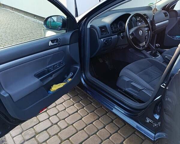 Синий Фольксваген Гольф, объемом двигателя 1.4 л и пробегом 242 тыс. км за 5700 $, фото 7 на Automoto.ua