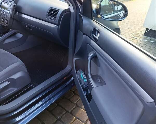 Синий Фольксваген Гольф, объемом двигателя 1.4 л и пробегом 242 тыс. км за 5700 $, фото 26 на Automoto.ua