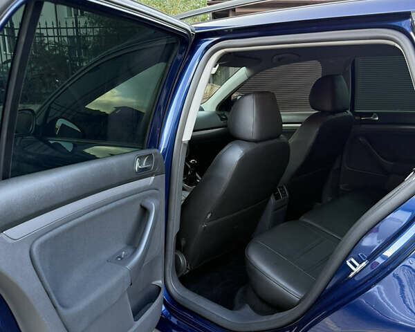 Фольксваген Гольф 2009 в Харькове на Automoto.ua Синий Фольксваген Гольф, объемом двигателя 1.39 л и пробегом 197 тыс. км за 6200 $, фото 3 на Automoto.ua