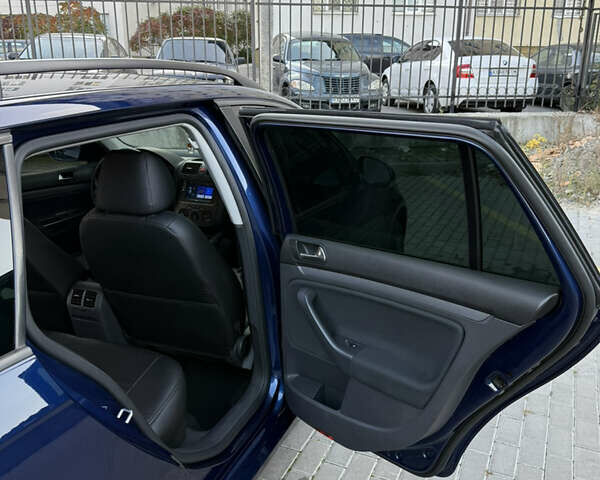 Фольксваген Гольф 2009 в Харькове на Automoto.ua Синий Фольксваген Гольф, объемом двигателя 1.39 л и пробегом 197 тыс. км за 6200 $, фото 4 на Automoto.ua