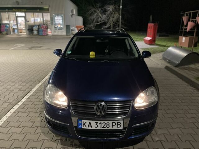 Синий Фольксваген Гольф, объемом двигателя 1.4 л и пробегом 251 тыс. км за 7100 $, фото 1 на Automoto.ua