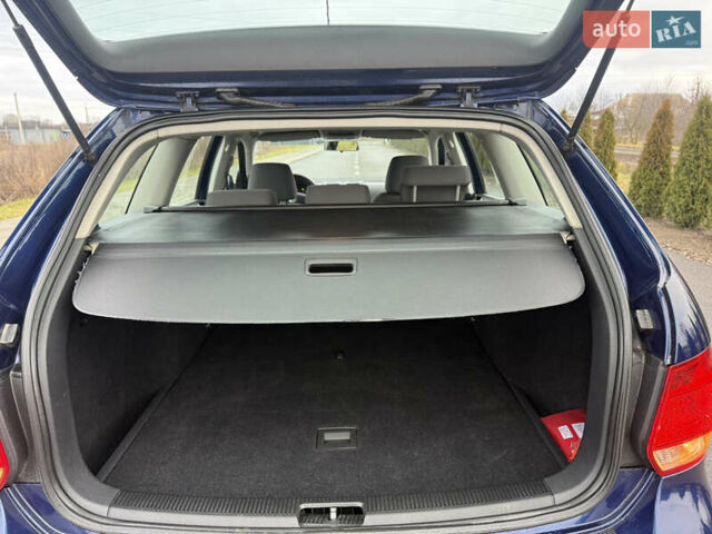 Синий Фольксваген Гольф, объемом двигателя 1.6 л и пробегом 229 тыс. км за 6350 $, фото 31 на Automoto.ua