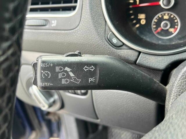 Синий Фольксваген Гольф, объемом двигателя 1.6 л и пробегом 333 тыс. км за 5940 $, фото 22 на Automoto.ua