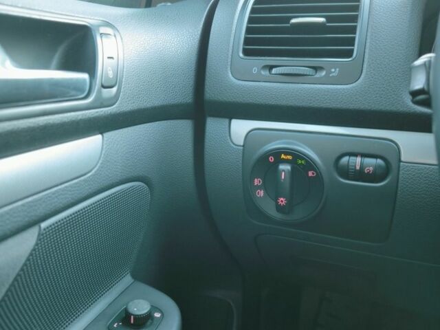 Синий Фольксваген Гольф, объемом двигателя 1.4 л и пробегом 245 тыс. км за 6500 $, фото 15 на Automoto.ua